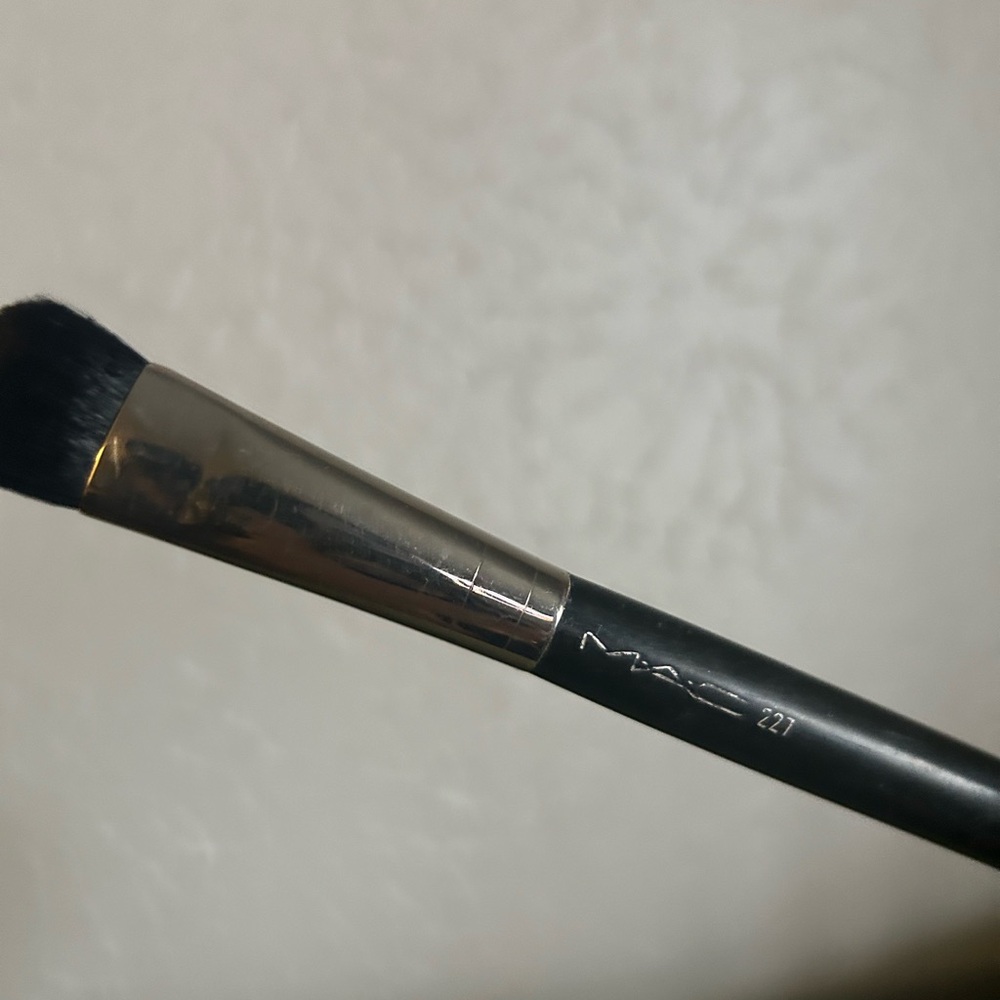 Bundle of MAC 227 Brush and It Brush 225 - Picture 5 of 8